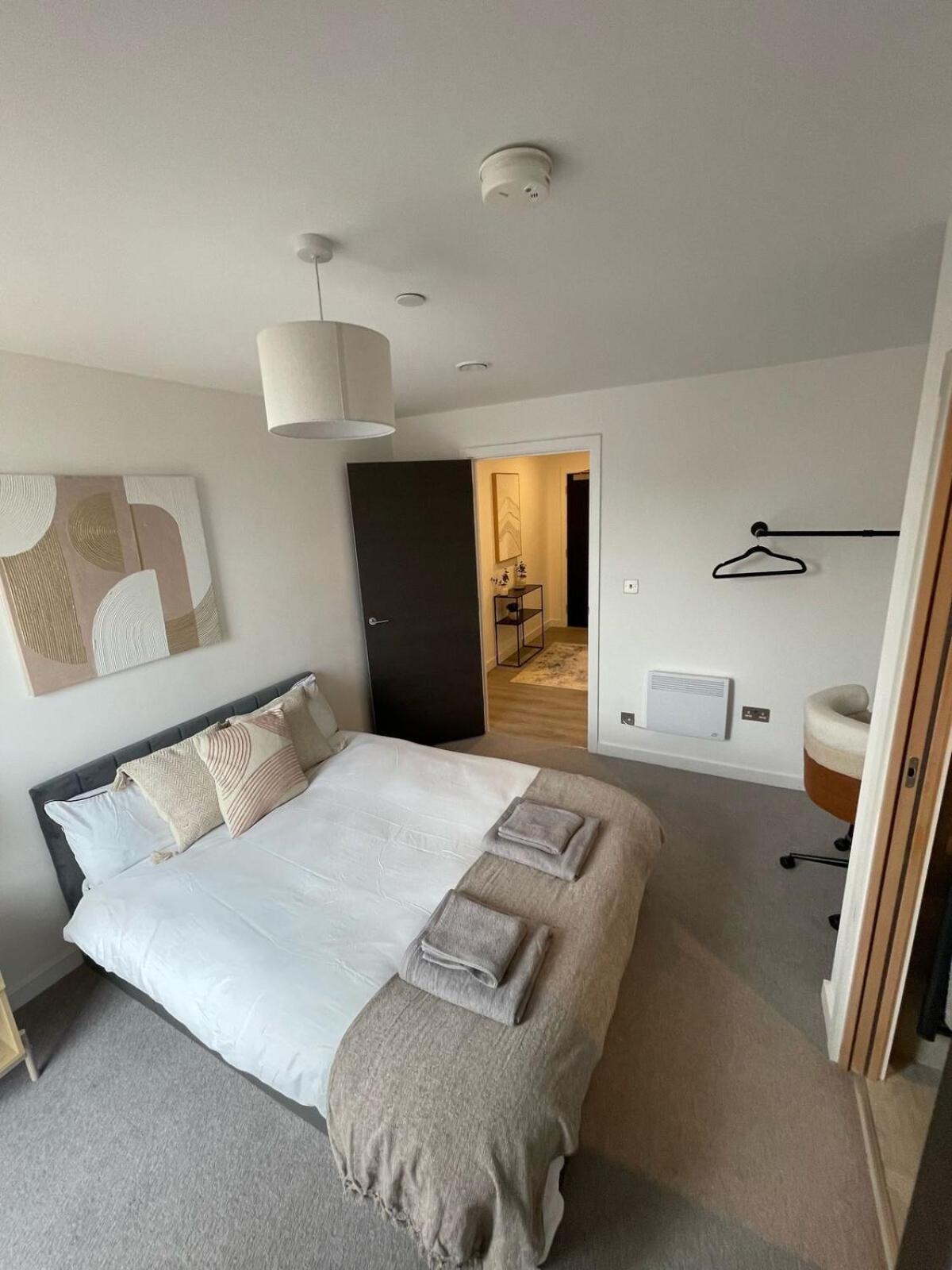 Stylish Flat - Sleeps 8 - Parking - Gym Apartamento