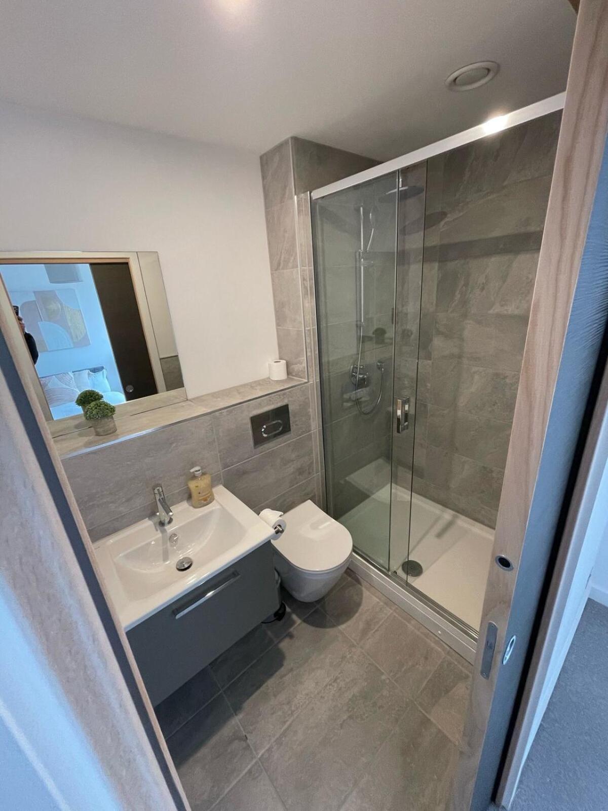Stylish Flat - Sleeps 8 - Parking - Gym * York