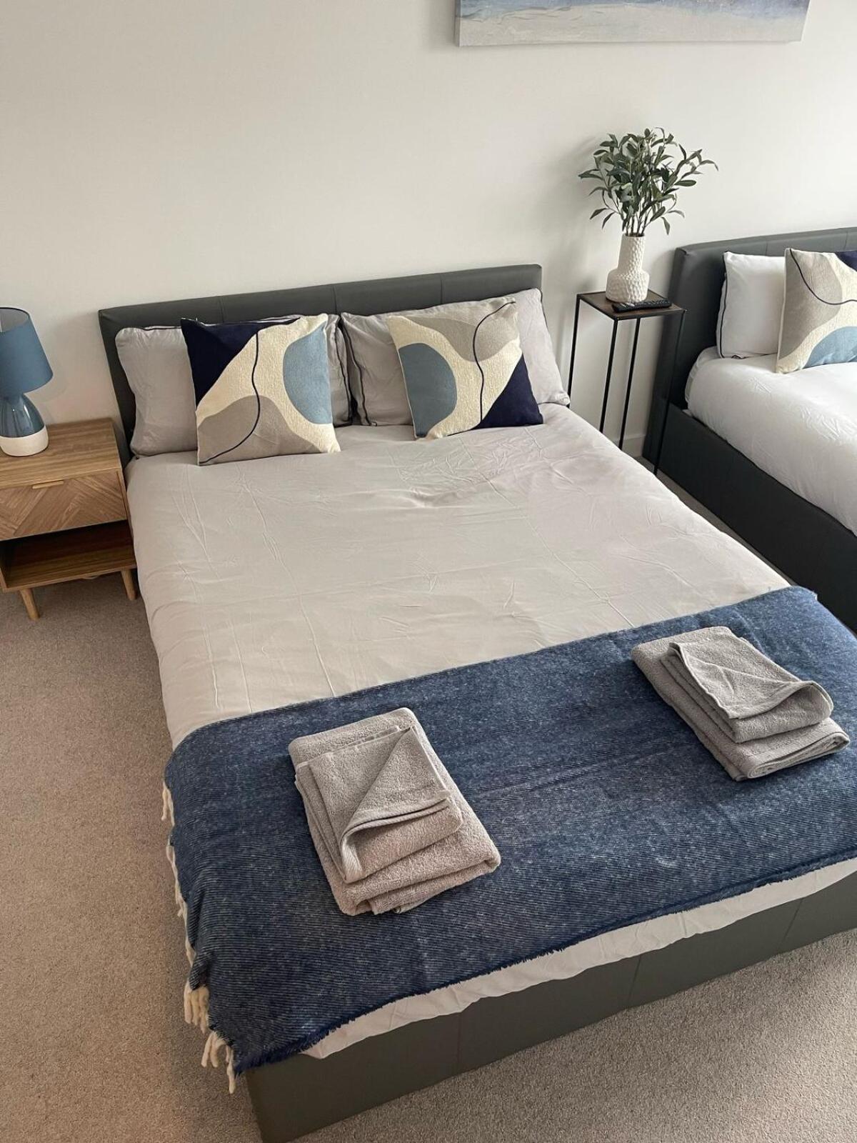 Stylish Flat - Sleeps 8 - Parking - Gym Apartamento York